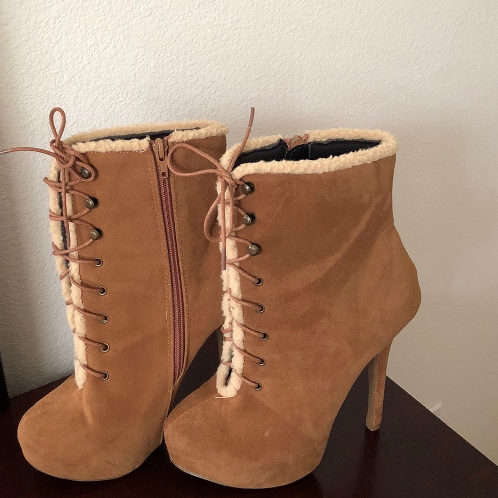 Shoe Republic heeled booties size 8